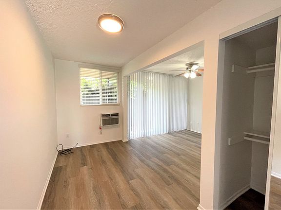 4th image of 20951 Roscoe Blvd #77-34