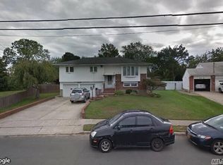 46 Byway Dr, Deer Park, NY 11729