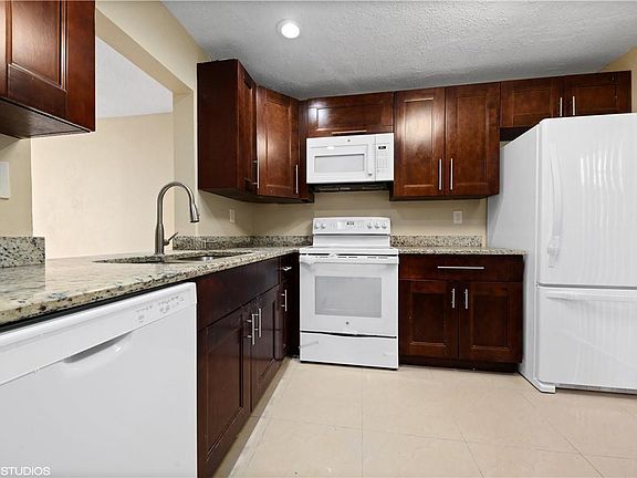 3rd image of 10293 NW 33 #3-1
