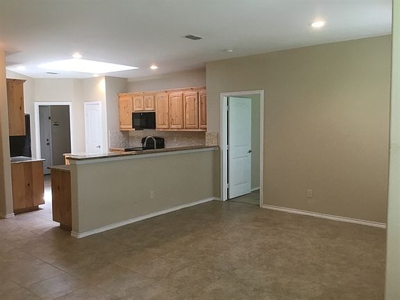 3rd image of 3101 Hornbeam St