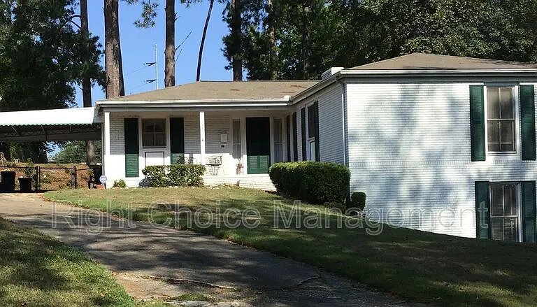 1097 Bolton Ct — Photo 1