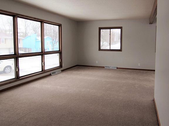 2nd image of 678 W Englewood Dr