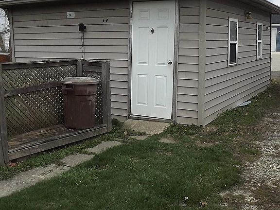 5th image of 518 W Huntington St