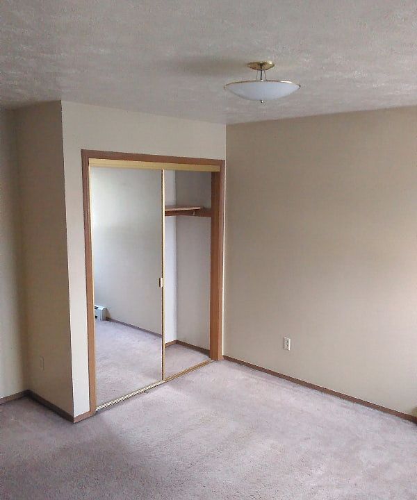1st image of 660 Rebecca St