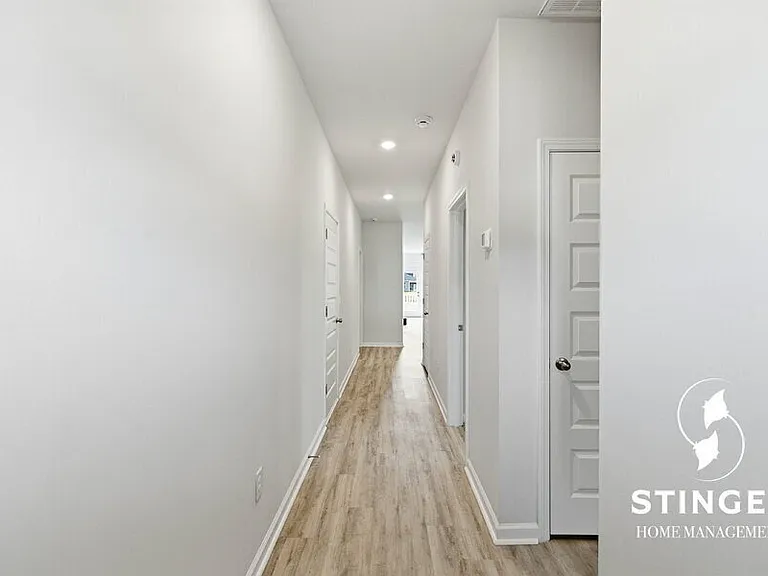 548 Hideaway St — Photo 4