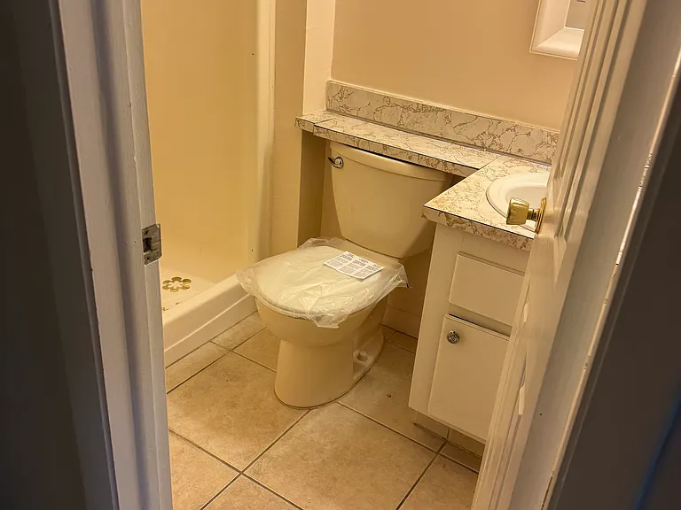 2525 W Bay Dr #C10 — Photo 11