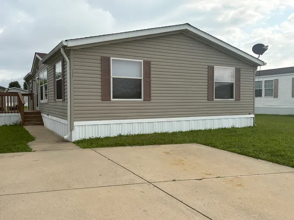 112 Pebble Creek Dr #181, Greenwood, IN 46143