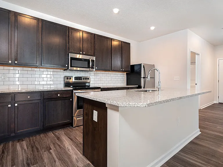Bentley Apartments — Photo 20