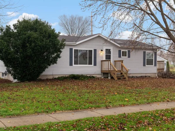 319 N Hyland St, Juneau, WI 53039