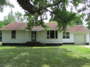 17833 S River Rd, Three Rivers, MI 49093