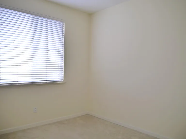 2442 Colby Ct — Photo 7