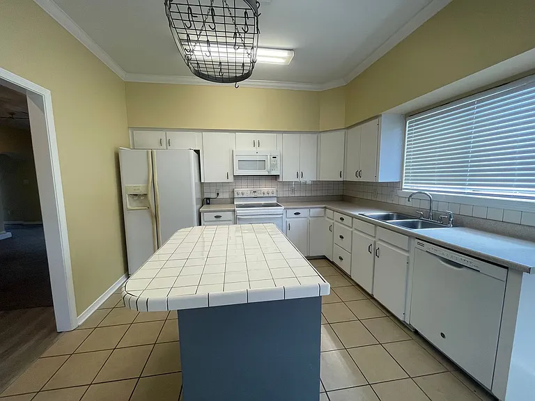 409 Teak Dr — Photo 11