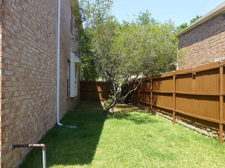 2508 Sir Percival Ln — Photo 28