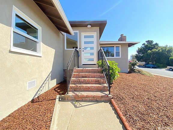 5th image of 200 Indio Dr
