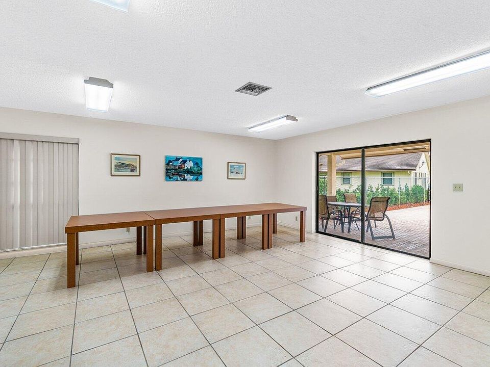 1st image of 1470 Lakeview Circle