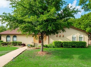 501 Salem Dr, Arlington, TX 76014