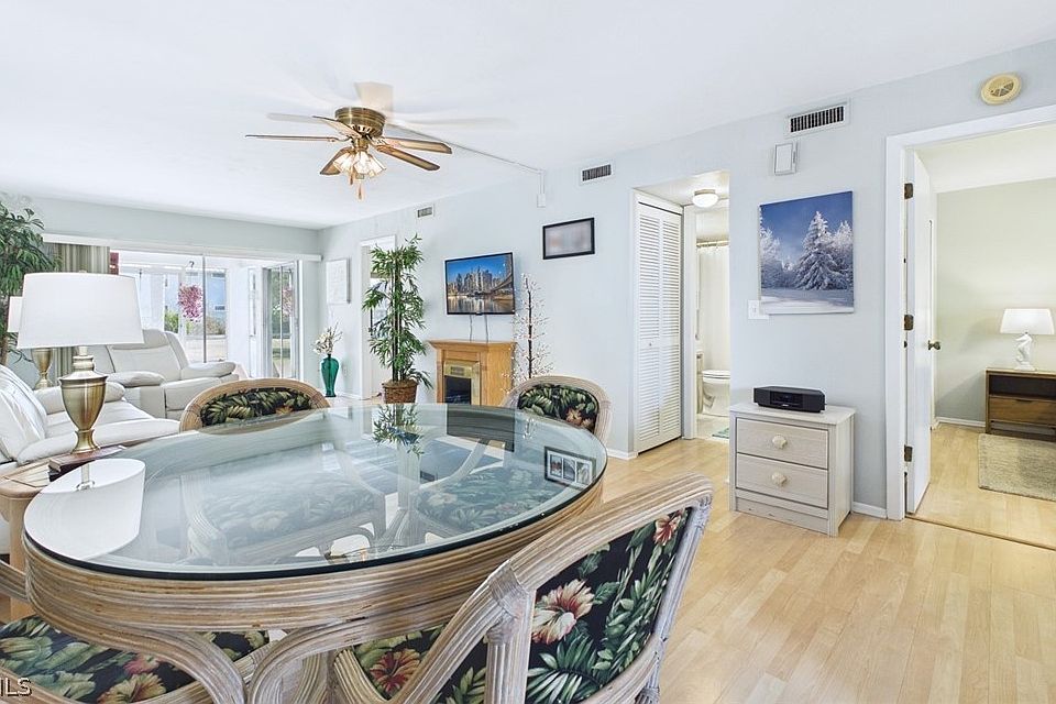 1st image of 1100 Pondella Rd APT 904