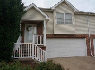 7134 N Rockvale Dr, Peoria, IL