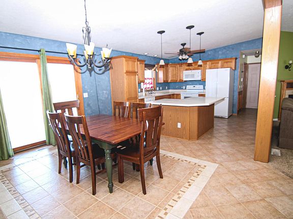 4th image of 7095 Holdorf Dr