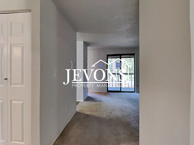 5017 S Orchard St #D — Photo 8