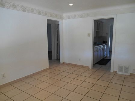 3rd image of 737 E Woodruff Ave