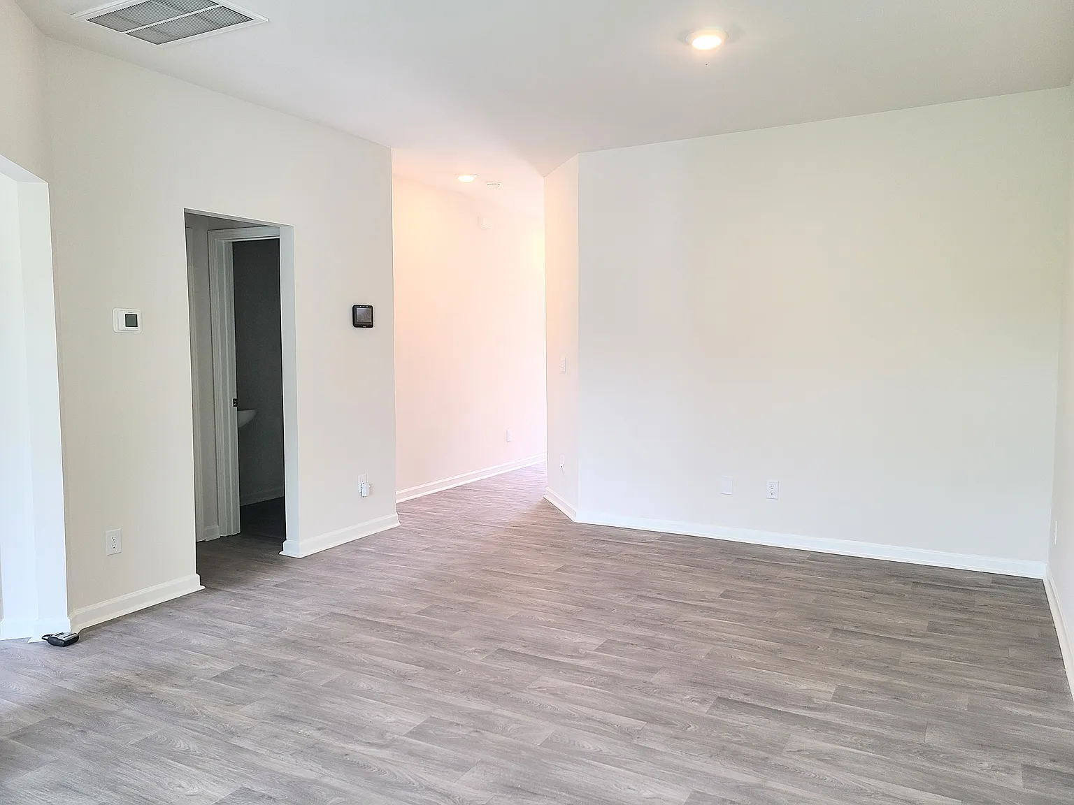 3 bed, 1416 sqft, $1,850 — Photo 2