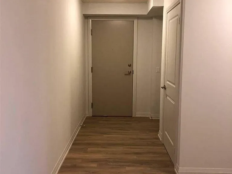 30 Meadowglen Pl #313 — Photo 17