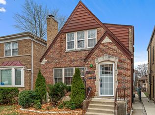 5748 N Richmond St, Chicago, IL 60659