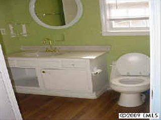 4th image of 4700 Farm Pond Ln