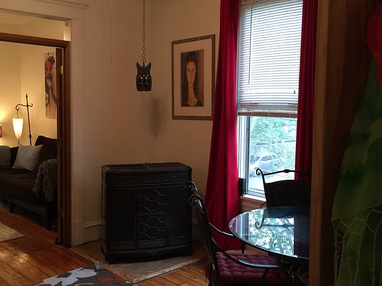 847 Summer St NE — Photo 6