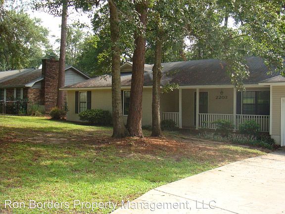 2nd image of 2203 Northwood Cir