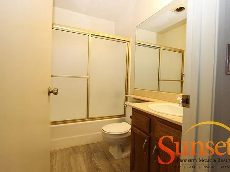 4423 1/2 Illinois St #1 — Photo 4