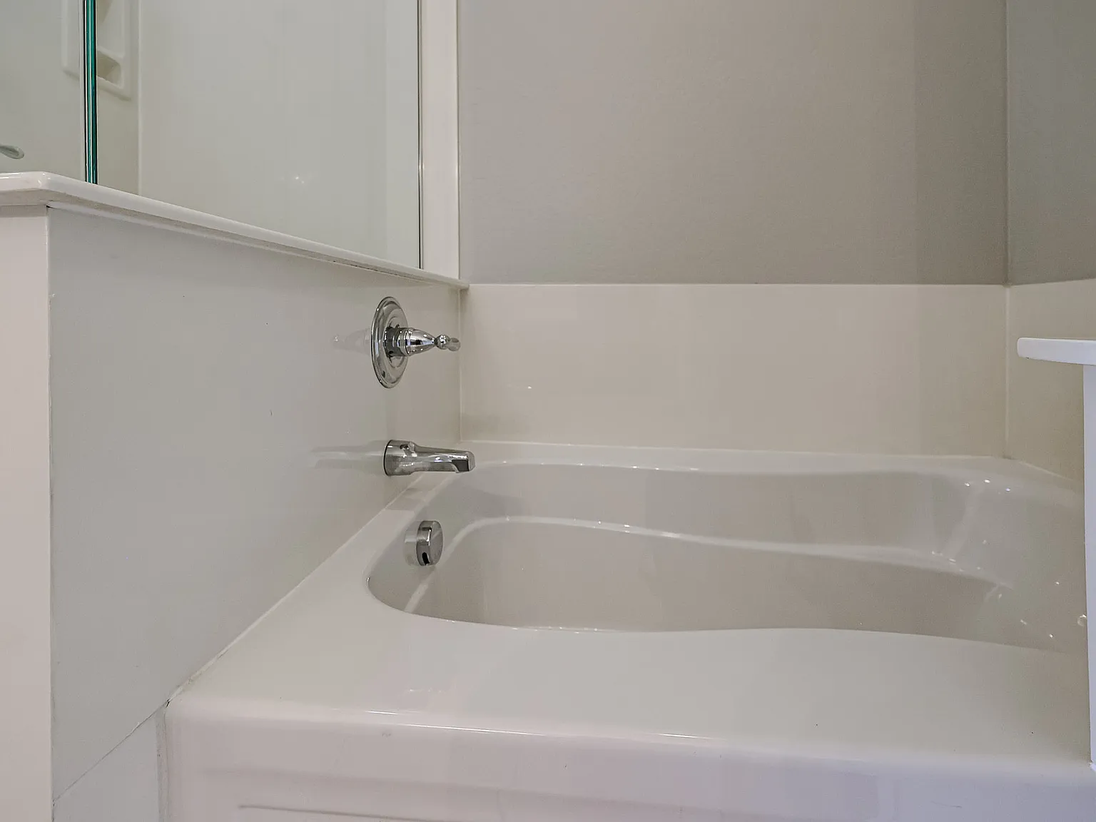 2 bed, 1244 sqft, $2,100 — Photo 1