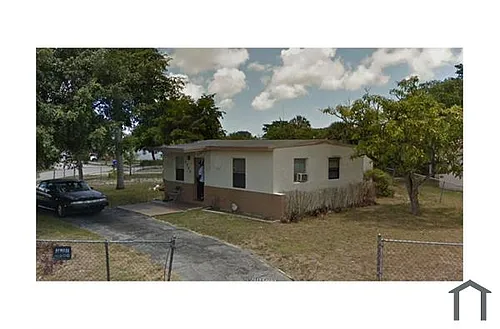 2495 NW 17th St Photo 1