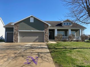 330 Crescent Ln, Norwalk, IA 50211