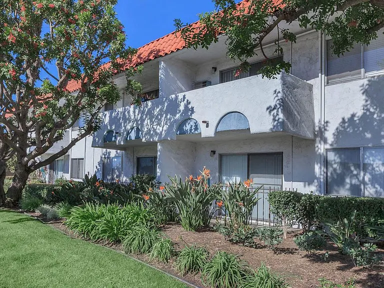 Villa Mesa Apartments — Photo 19