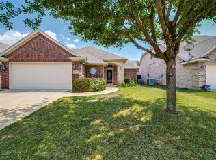 8208 Riversprings Dr, Hurst, TX 76053