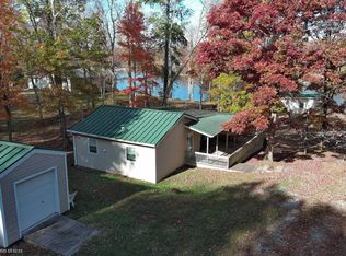 7290 Highland Ln, Mount Carmel, IL
