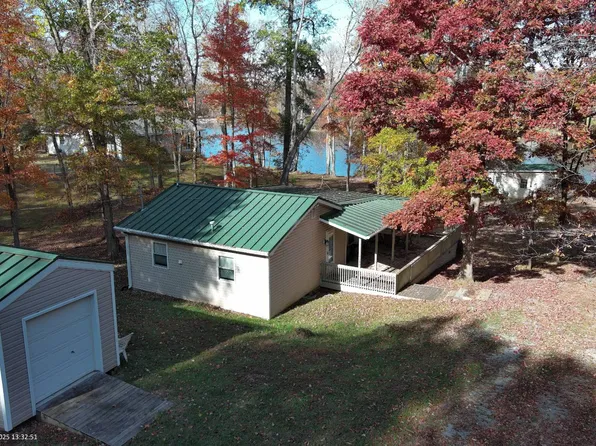 7290 Highland Ln, Mount Carmel, IL 62863