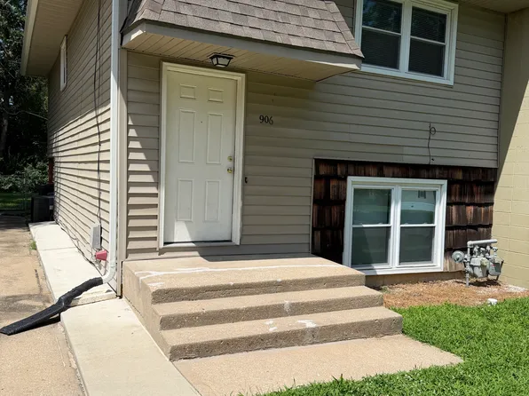 906 Brookside St, Leavenworth, KS 66048