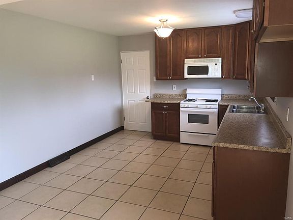 2nd image of 237 Palm Dr