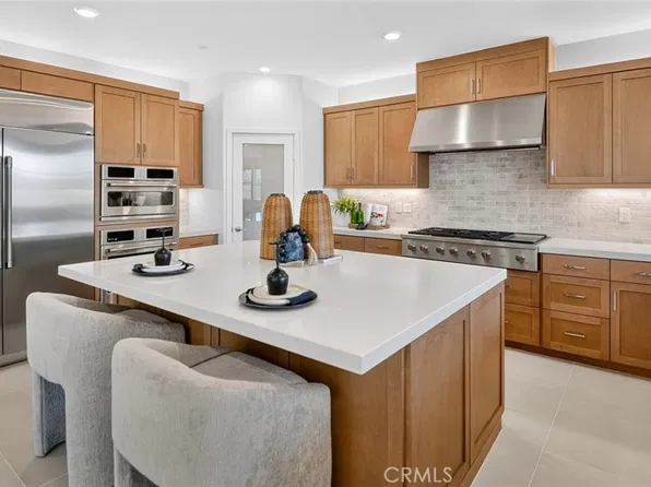 27976 Plateau Ter, Valencia, CA 91381