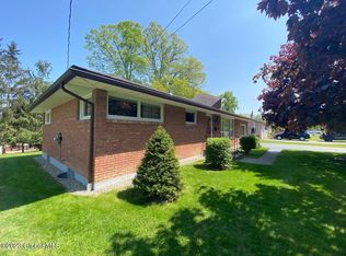 78 Woodlawn Dr, Ravena, NY 12143