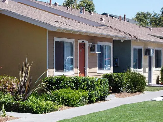 The Bungalows Apartment Homes