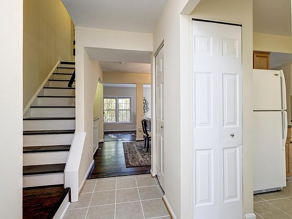 2nd image of 5409 New London Park Dr