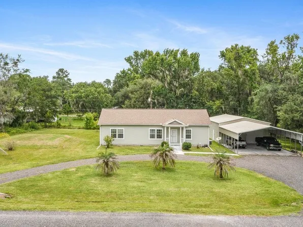 208 E Lar Ln, Crescent City, FL 32112