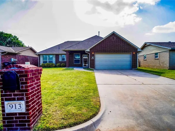 913 S Howard Ave, Moore, OK 73160