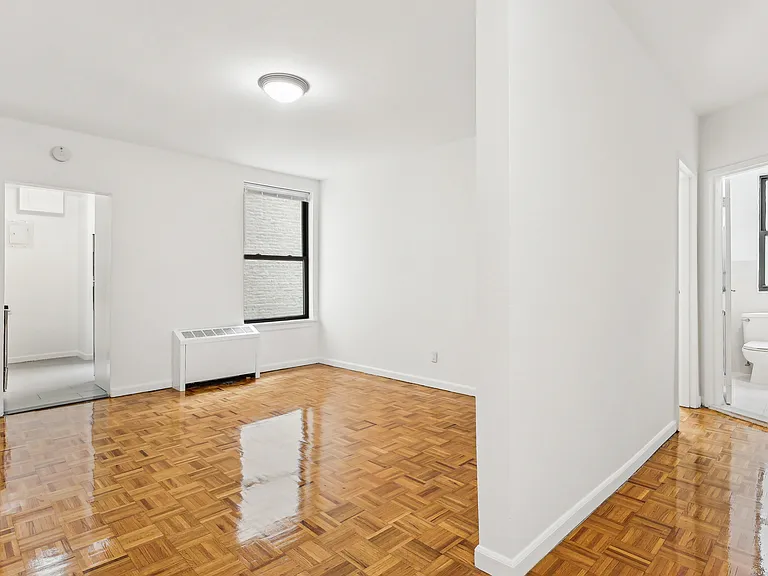 628 W 151st St #3F — Photo 1