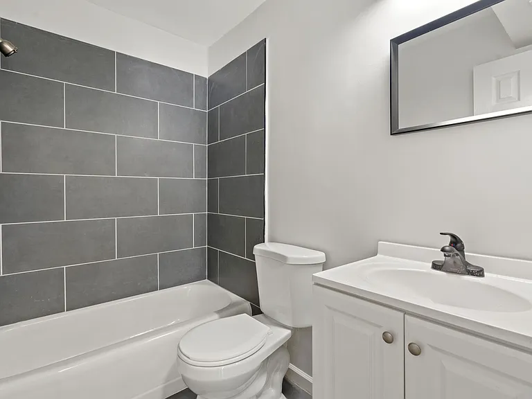 808 Chesapeake St SE #204 — Photo 6