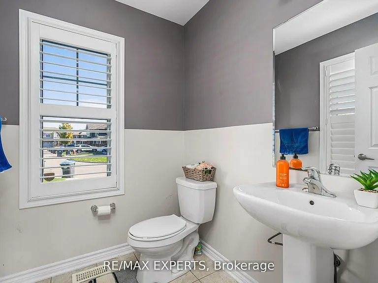 56 Donlamont Cir — Photo 9